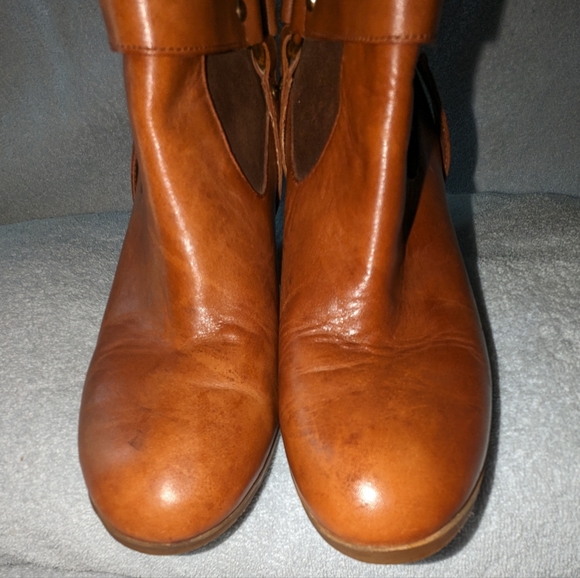 Lauren Ralph Lauren Dylan suede and leather mid heel boots. Size 8.5 - Picture 9 of 15